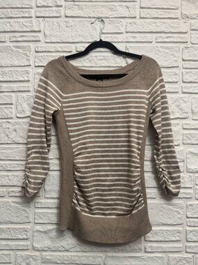 89th & Madison Striped Scoop Neck Sweater in Light Brown and Cream